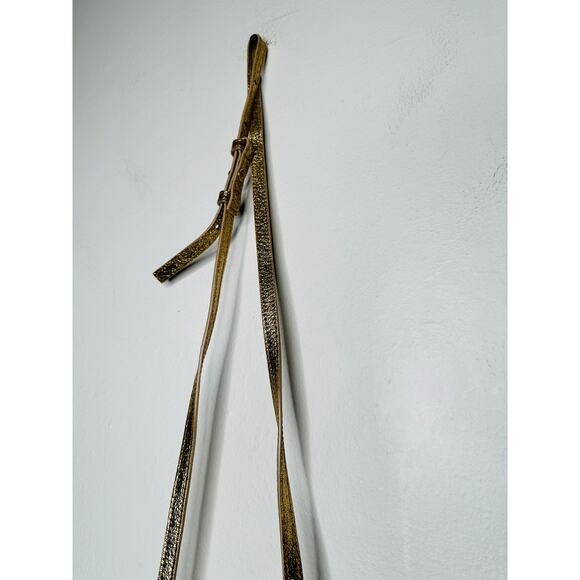 THEMOIRé Gold Leather Magnetic Button Closure Crossbody Clutch Purse Handbag - Picture 7 of 14